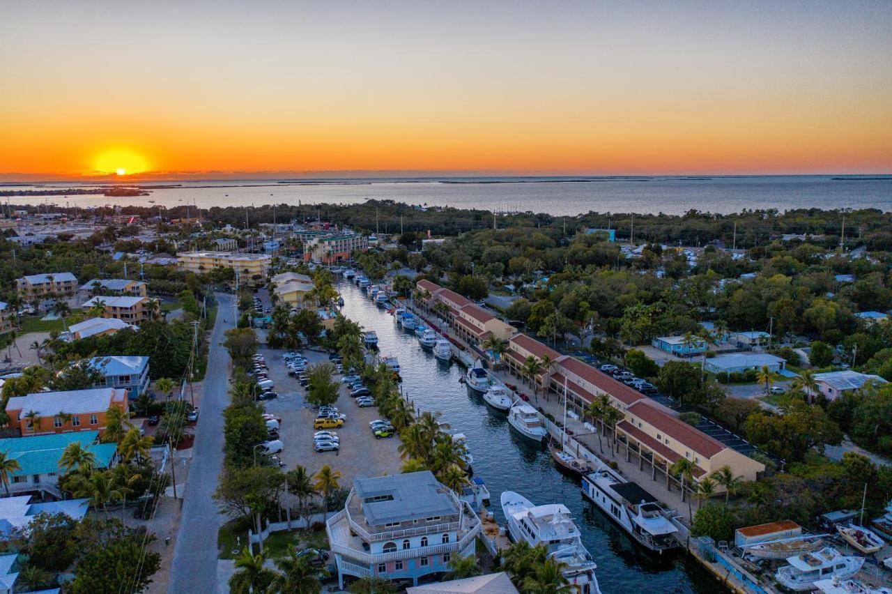 Waterside Suites And Marina Cayo Largo Exterior foto